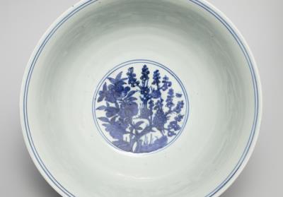 图片[2]-Bowl with camellia and plum blossoms in underglaze blue, Ming dynasty, Jiajing reign (1522-1566)-China Archive